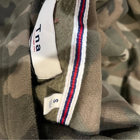 TNA camo fleece hoodie - Picture 3 of 3